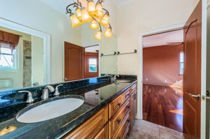 Upper Level Jack n Jill Bathroom1a