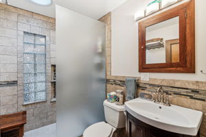 13_Interior