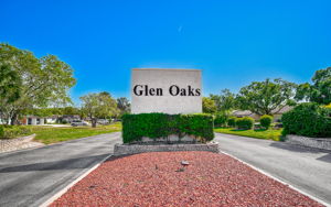 Glen Oaks Amenities - SRQ-1