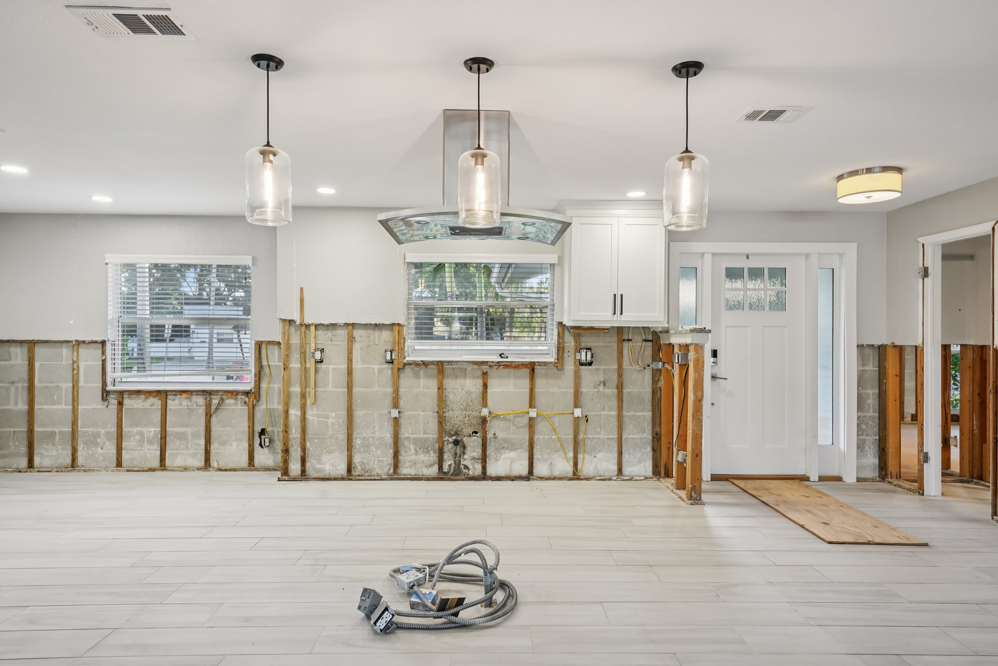 Shore Acres Blvd NE-S2310-010.jpg