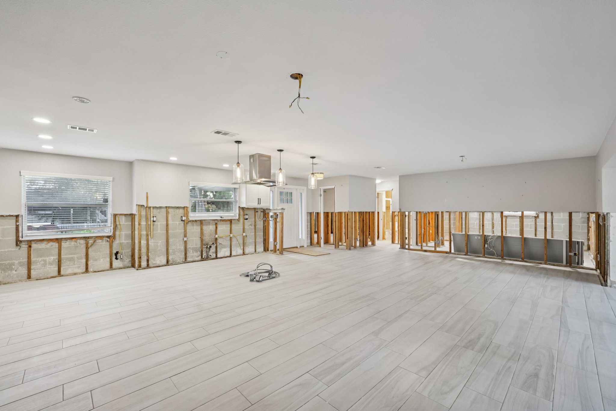 Shore Acres Blvd NE-S2310-011.jpg