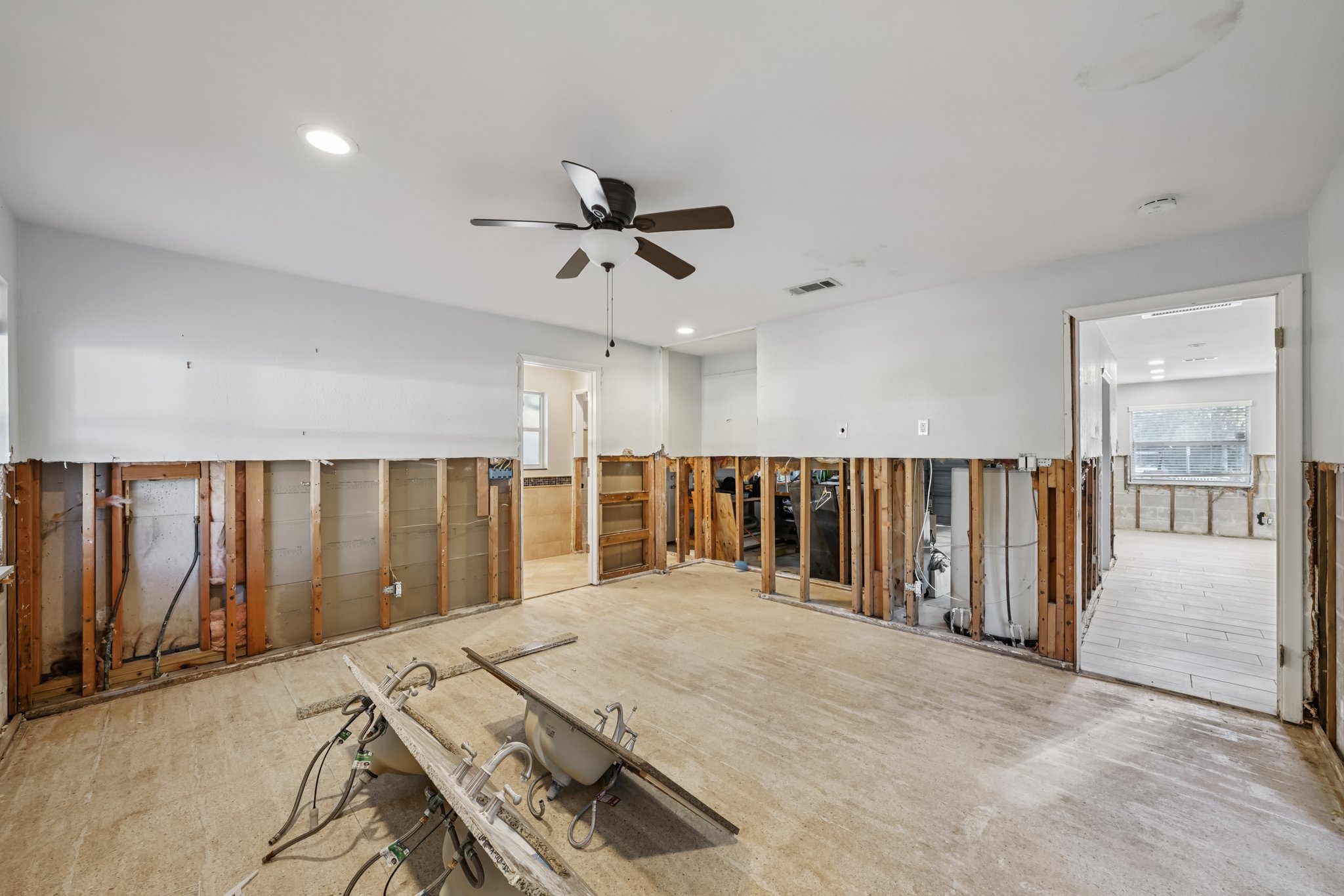 Shore Acres Blvd NE-S2310-017.jpg