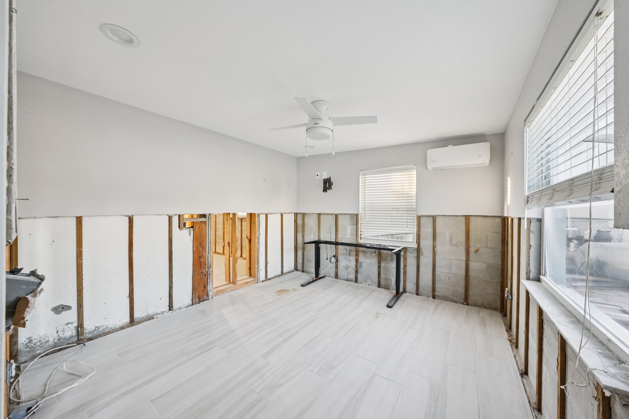 Shore Acres Blvd NE-S2310-029.jpg