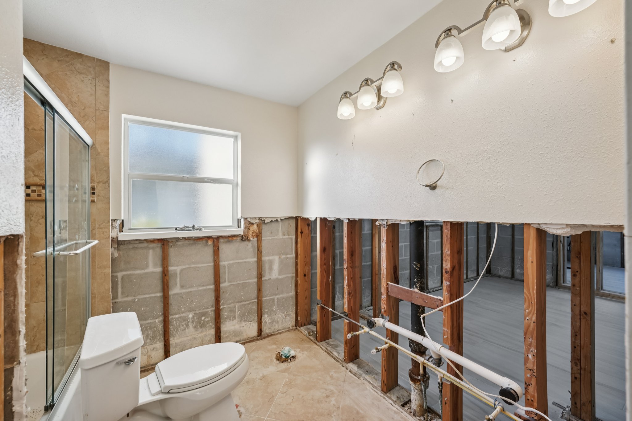 Shore Acres Blvd NE-S2310-033.jpg