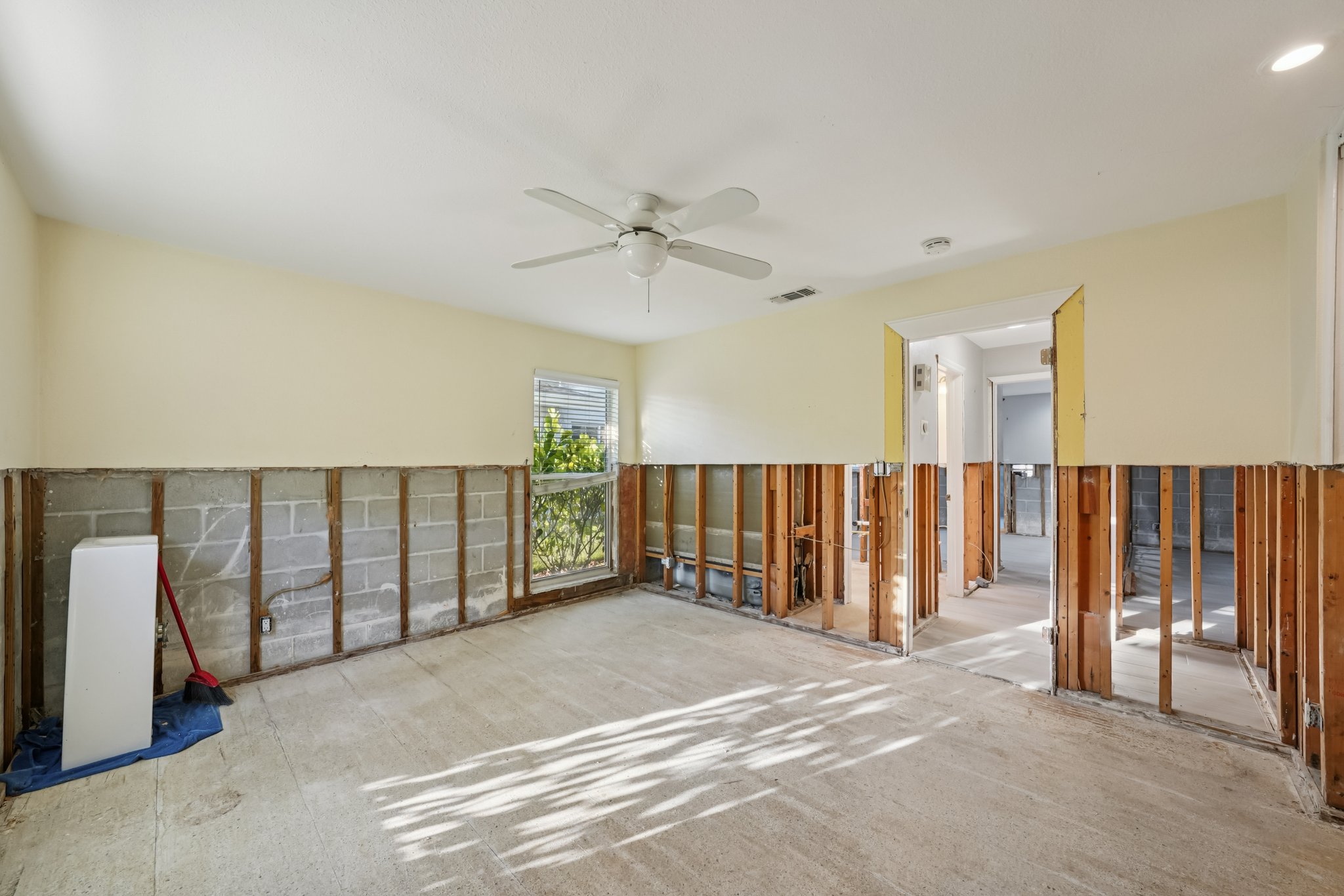 Shore Acres Blvd NE-S2310-036.jpg