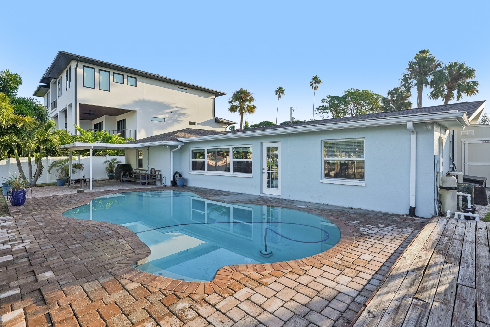 Shore Acres Blvd NE-S2310-042.jpg