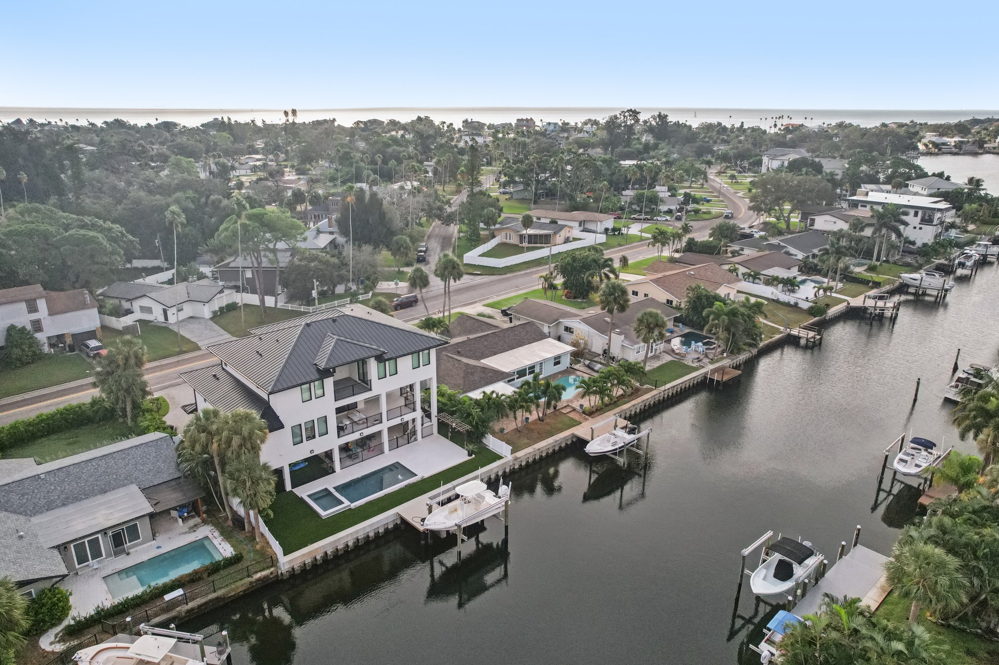 Shore Acres Blvd NE-S2310-068.jpg