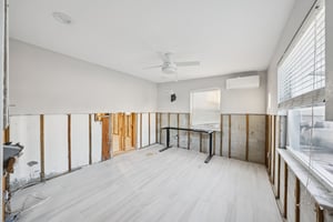 Shore Acres Blvd NE-S2310-029.jpg