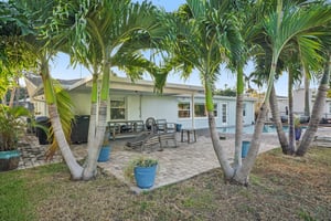 Shore Acres Blvd NE-S2310-045.jpg
