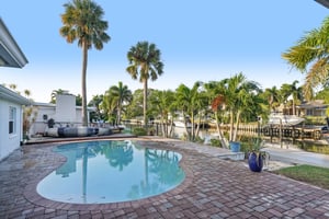 Shore Acres Blvd NE-S2310-047.jpg
