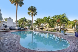 Shore Acres Blvd NE-S2310-049.jpg
