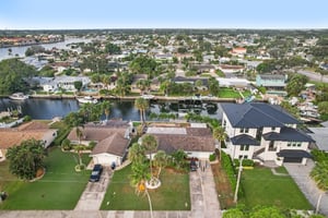 Shore Acres Blvd NE-S2310-054.jpg
