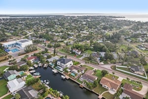 Shore Acres Blvd NE-S2310-064.jpg