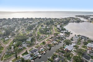 Shore Acres Blvd NE-S2310-066.jpg