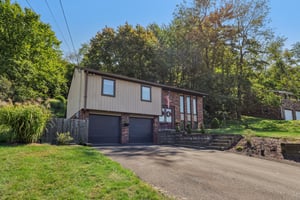 Catherine Dr-005.jpg