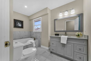 3959 Welland St, Niagara Falls, ON L2G 6J6, Canada Photo 23