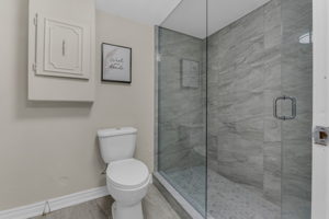3959 Welland St, Niagara Falls, ON L2G 6J6, Canada Photo 42