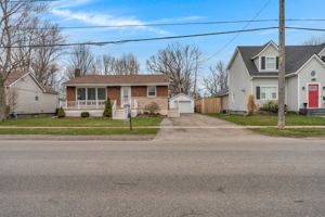 3959 Welland St, Niagara Falls, ON L2G 6J6, Canada Photo 1