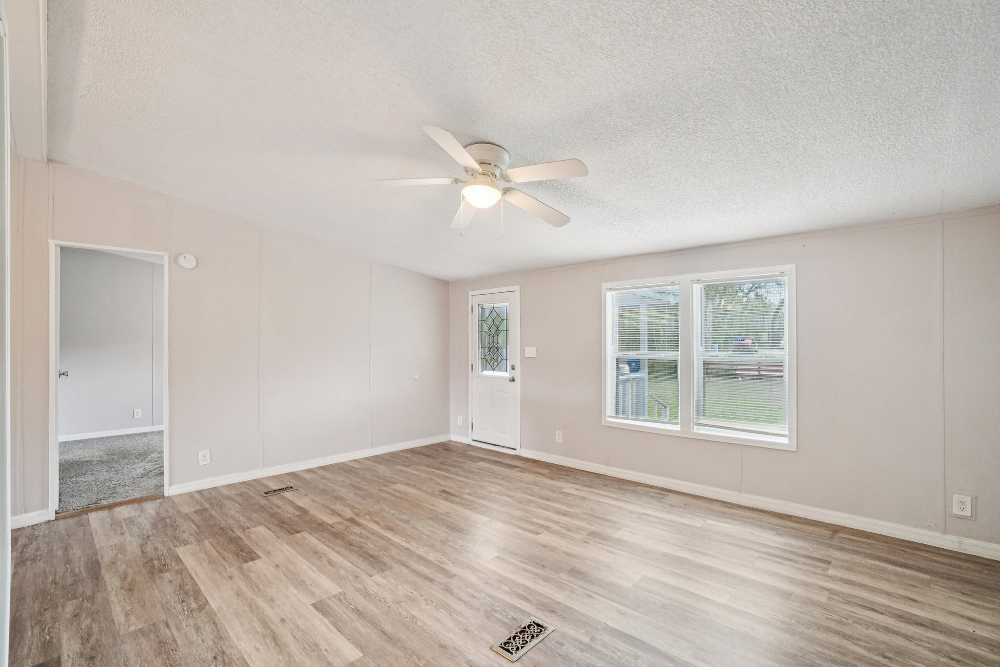 Korbus Rd-S0303-009.jpg