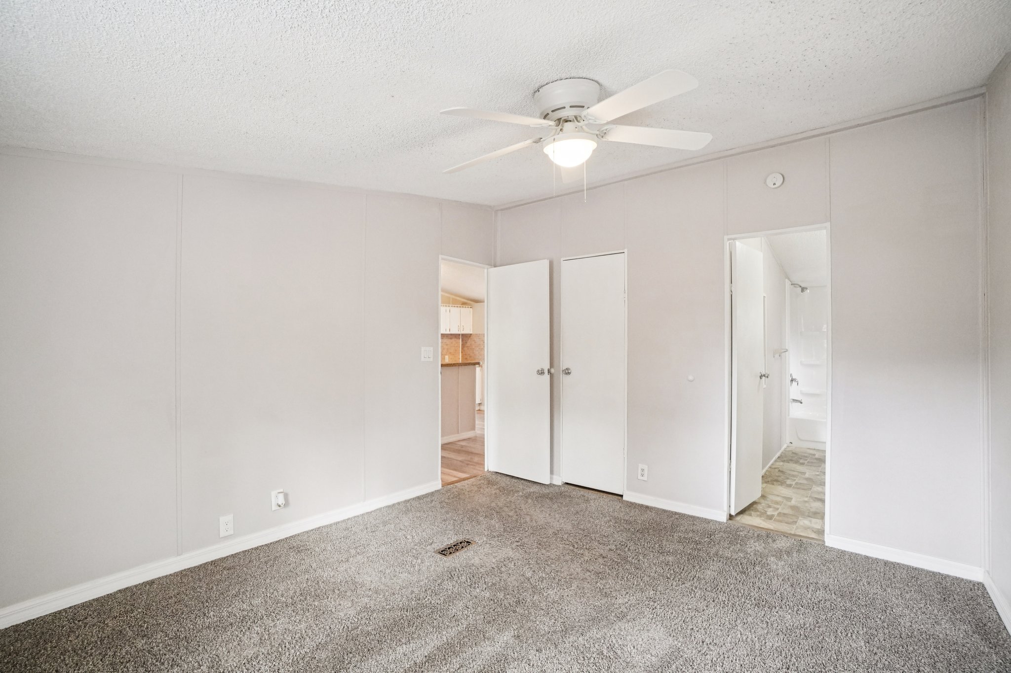 Korbus Rd-S0303-015.jpg