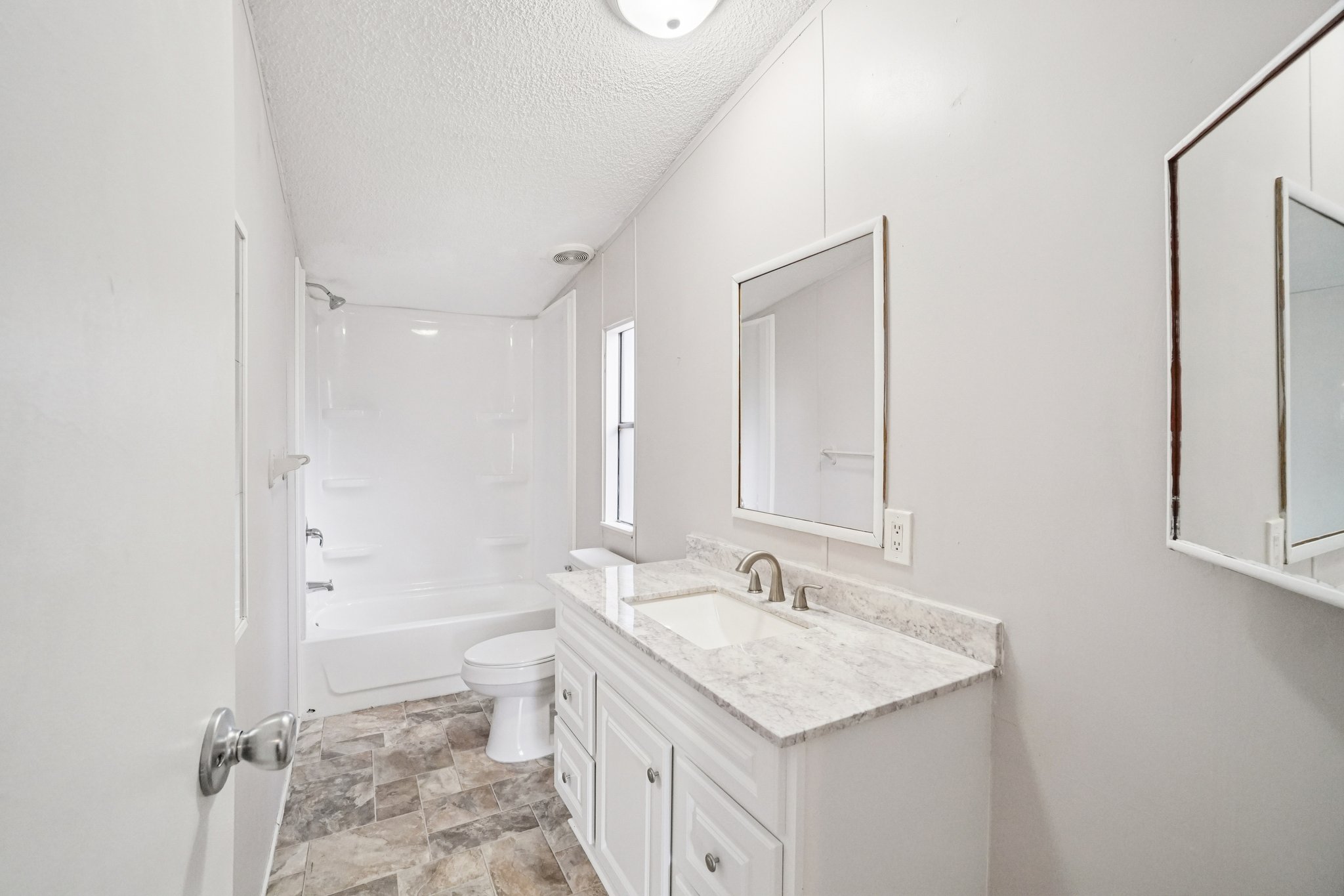 Korbus Rd-S0303-017.jpg