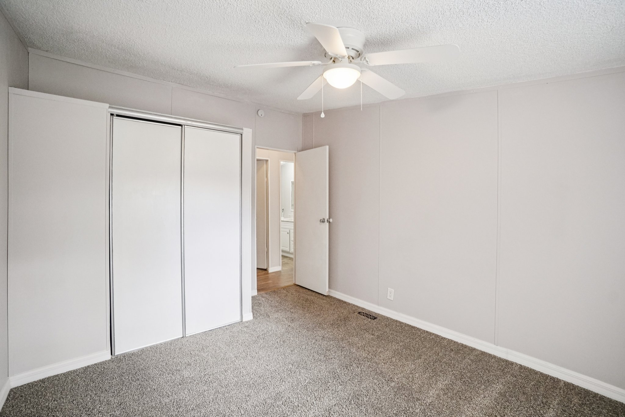 Korbus Rd-S0303-021.jpg