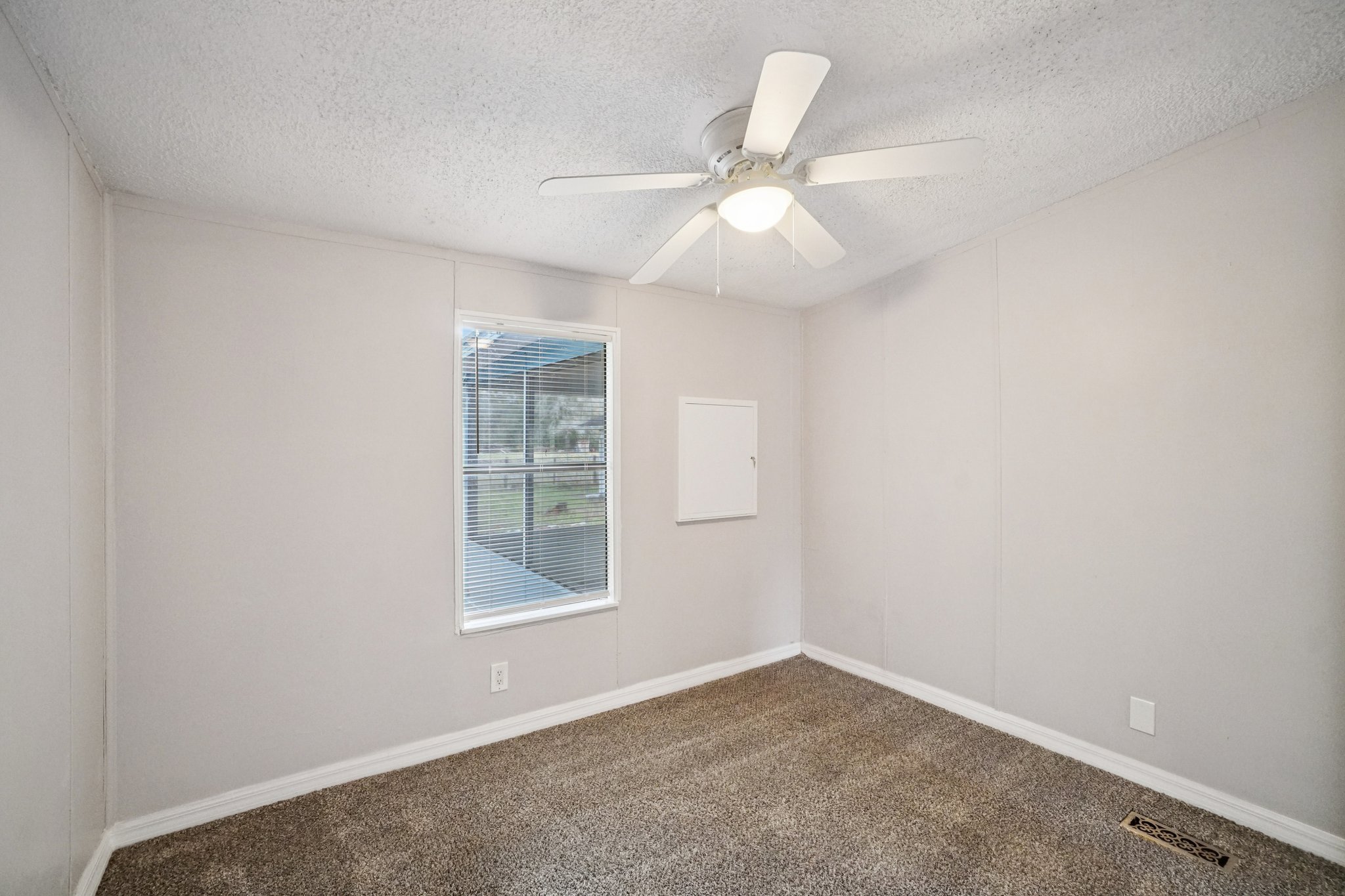 Korbus Rd-S0303-023.jpg