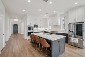 Medio Creek Dr-1206-021.jpg