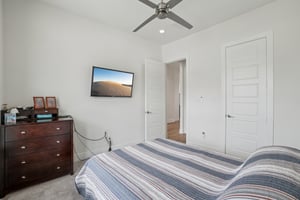 Medio Creek Dr-1206-027.jpg