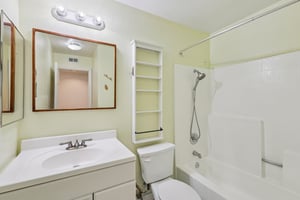 Eagle St 8-S1609-016.jpg