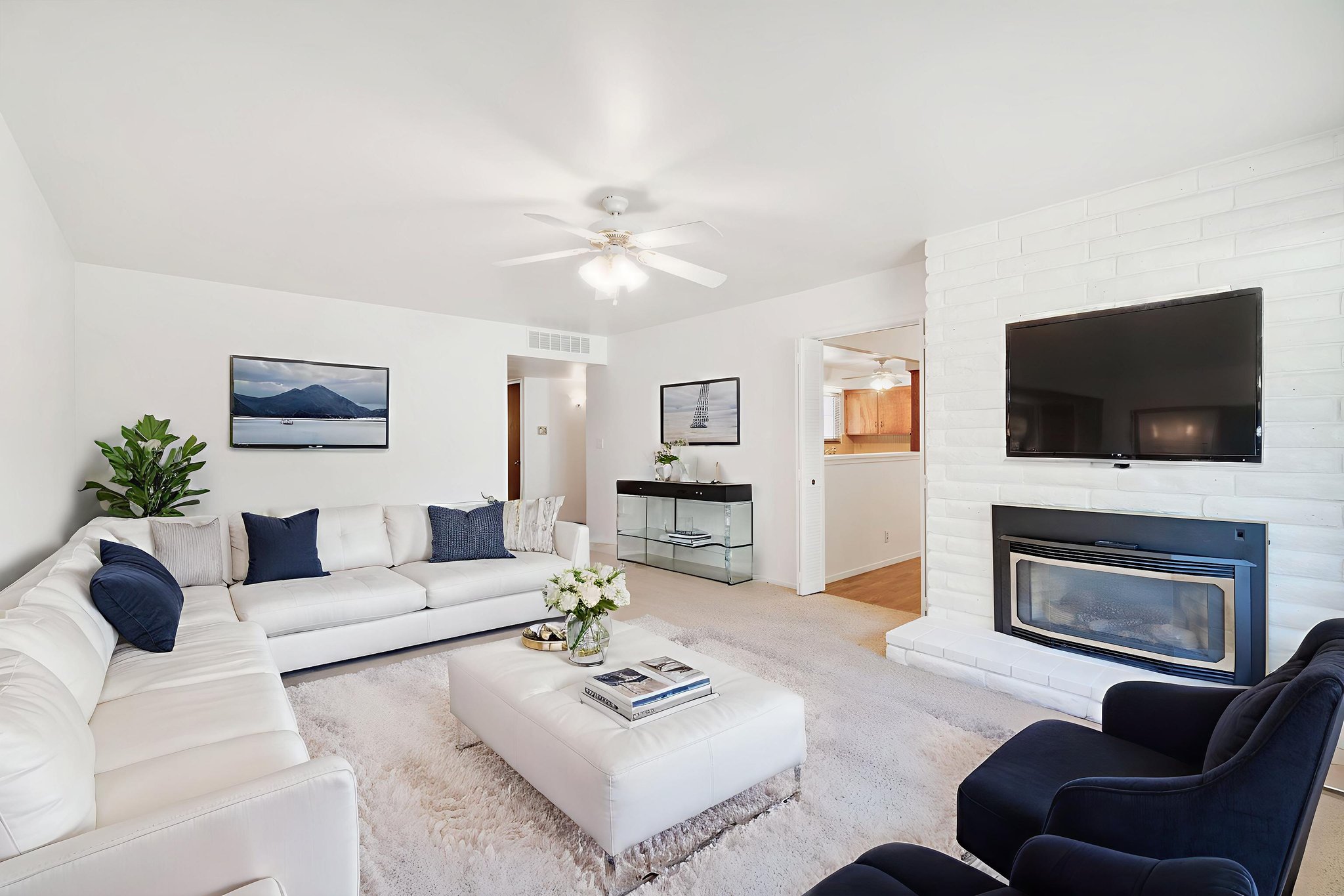 DSC07845_6_7_9 virtually staged.jpeg