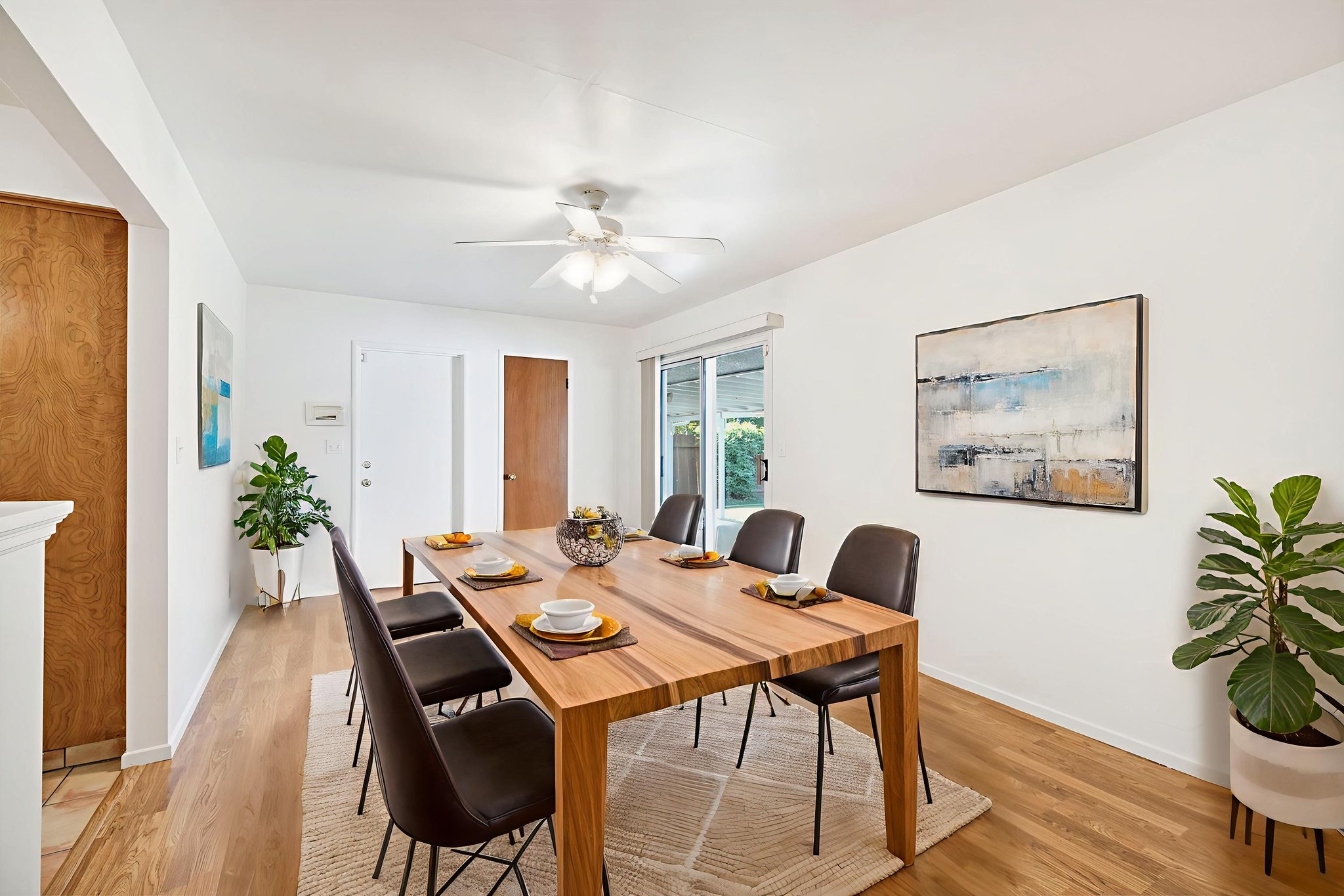 DSC07850_1_2_4 virtually staged.jpeg