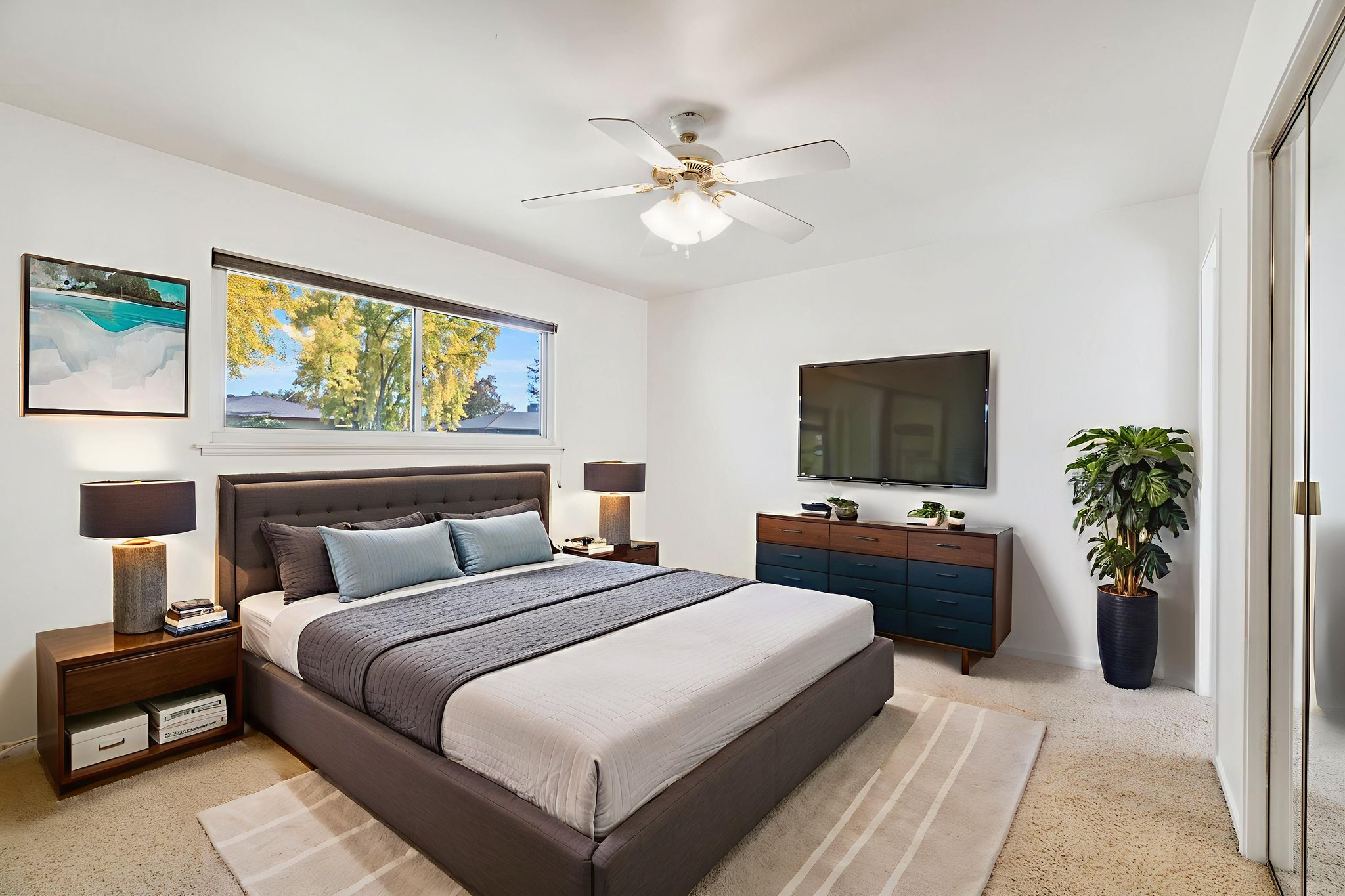 DSC07930_1_2_4 virtually staged.jpeg