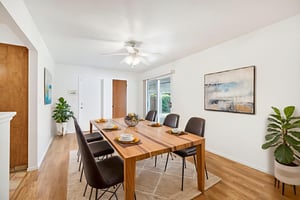 DSC07850_1_2_4 virtually staged.jpeg