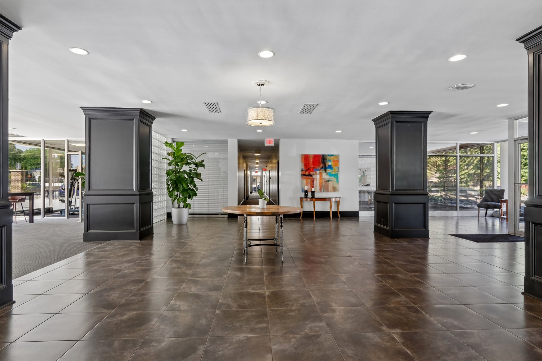N Meridian St unit 6g-0409-909.jpg