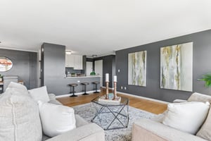 N Meridian St unit 6g-S0409-005.jpg