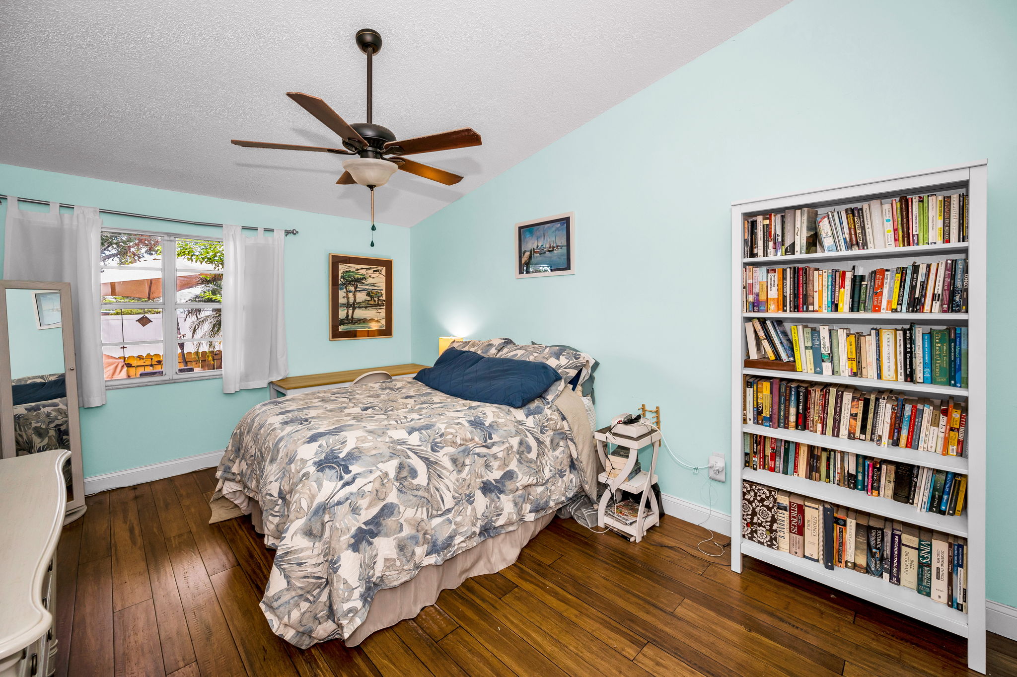 Primary Bedroom1a