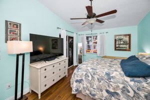 Primary Bedroom1b