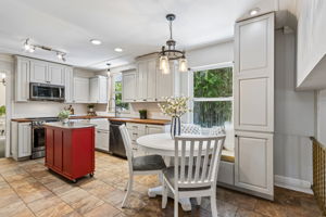 Kitchen/Breakfast Area