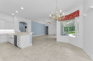 Kitchen Eat-In 1