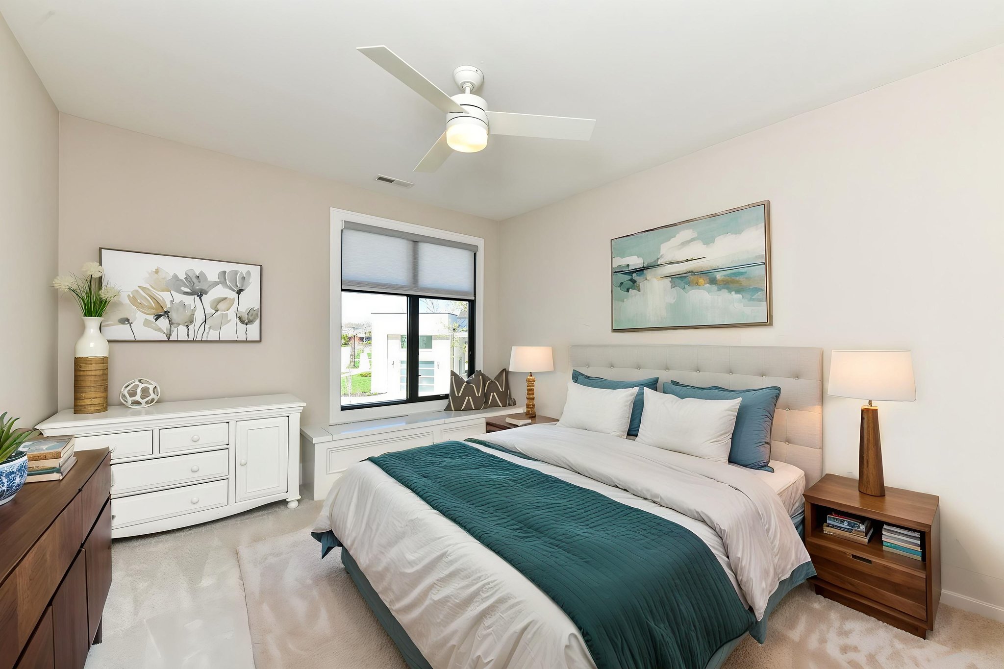 DSC_8705 virtually staged.jpeg