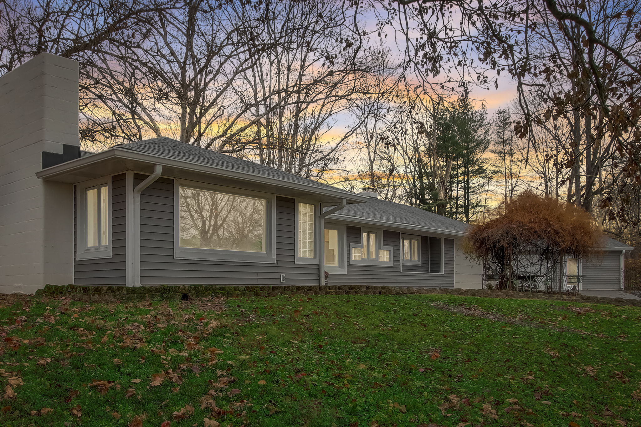 County Line Rd E - VT-003