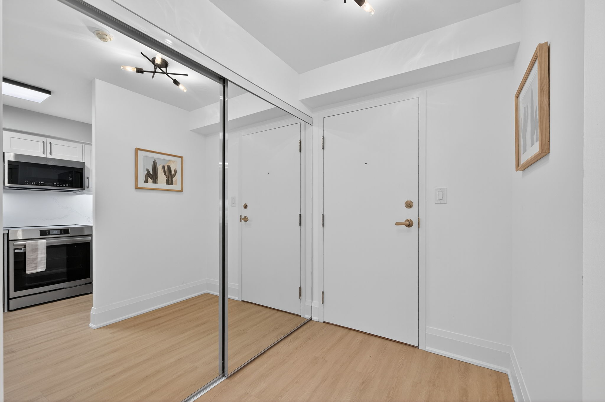 398 Eglinton Ave E Unit 503 Toronto, ON M4P 3H8