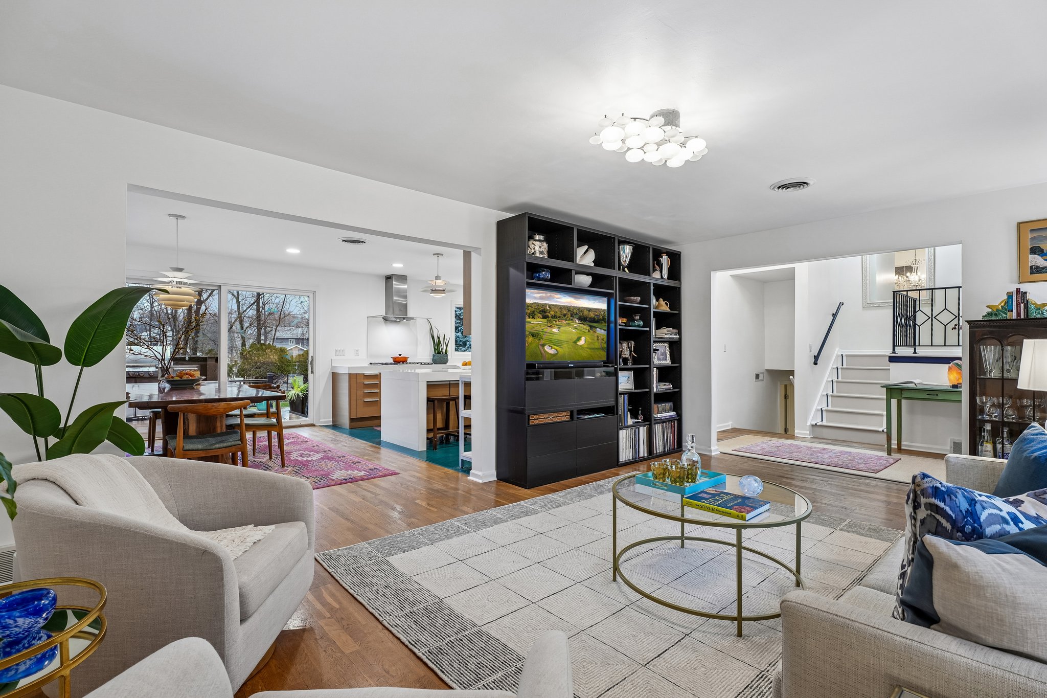 Built in 1955, this home was part of the post-war boom that made mid-century homes icons of smart design and livable luxury.