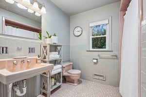 Mid-century hall bath