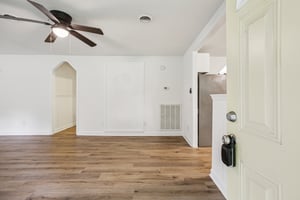 Old Douglas Rd-S1907-011.jpg