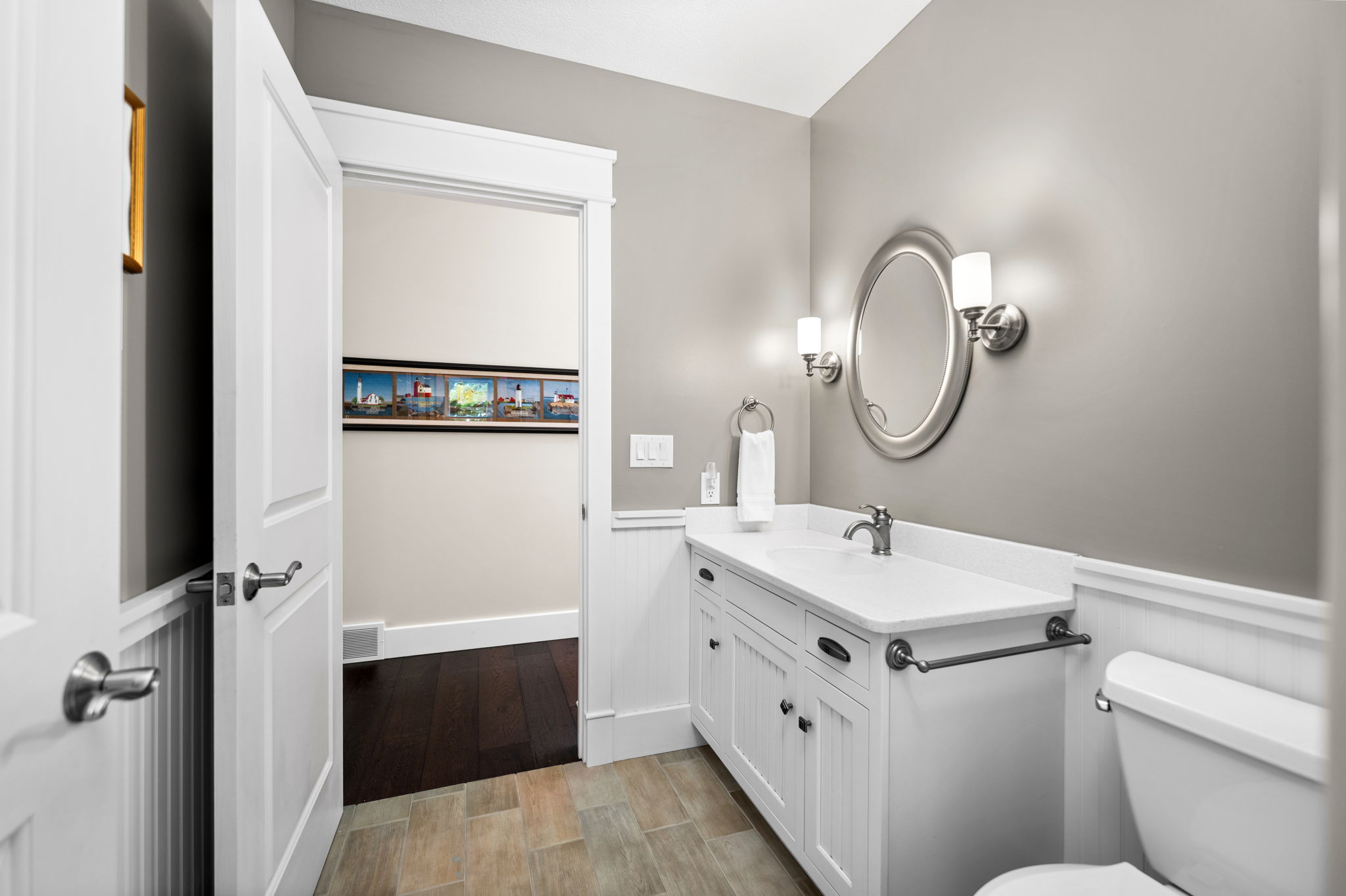 Main Floor Guest Bath