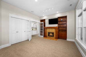 Lower Level Office/Guest Room