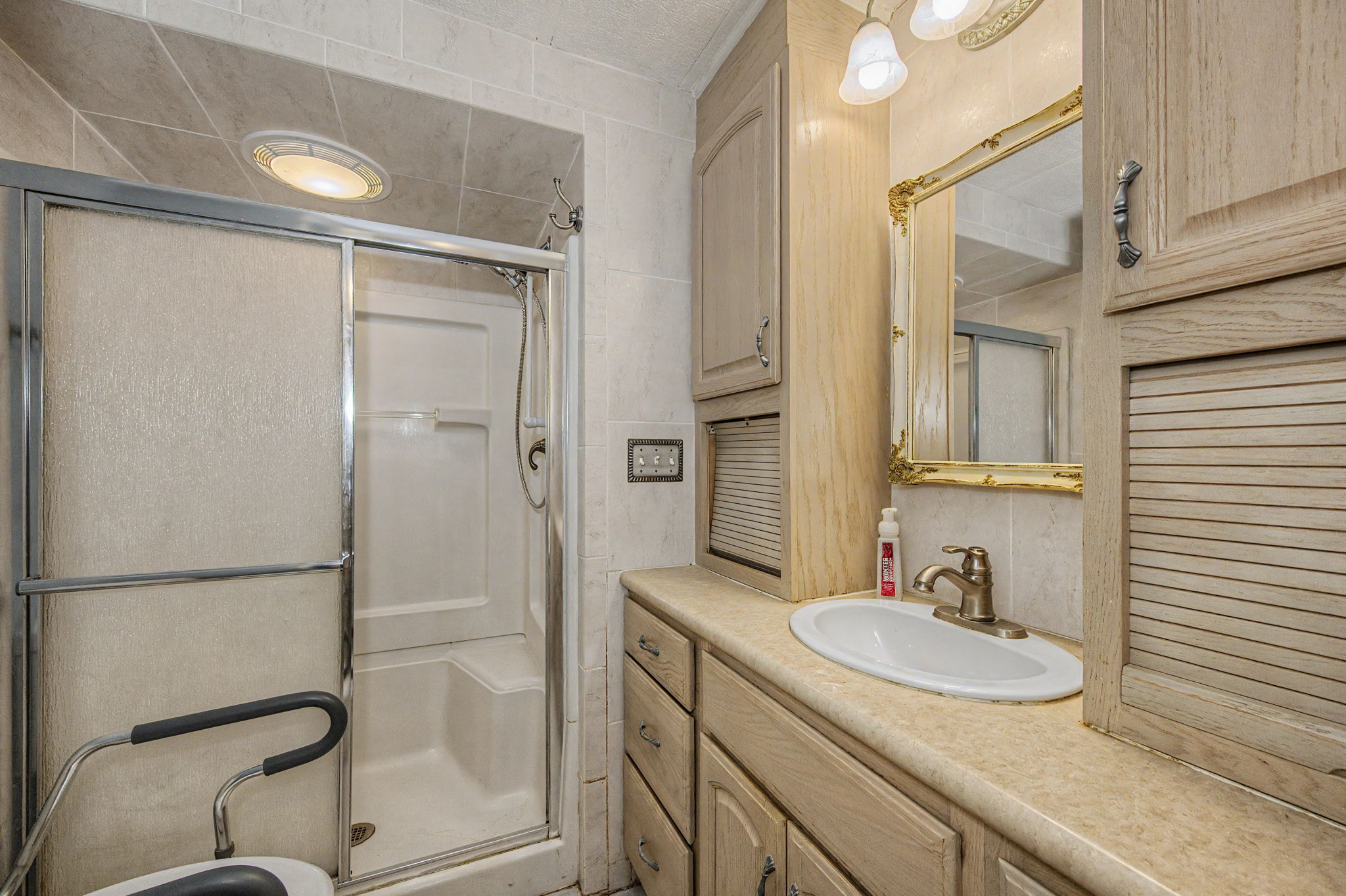 Bathroom 2a