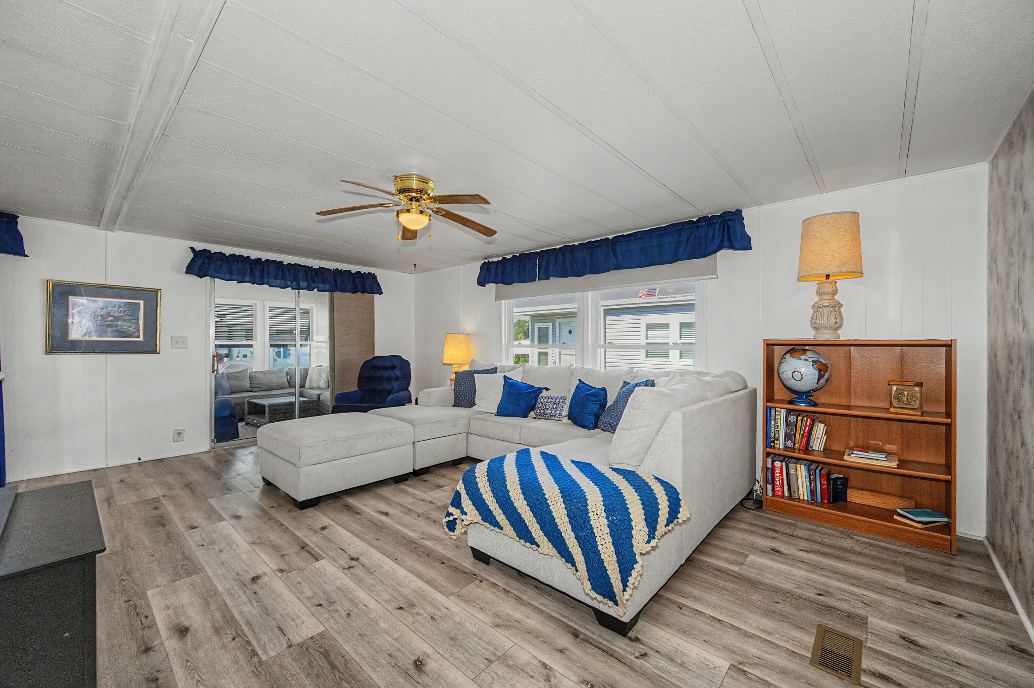 Living Room 2-e